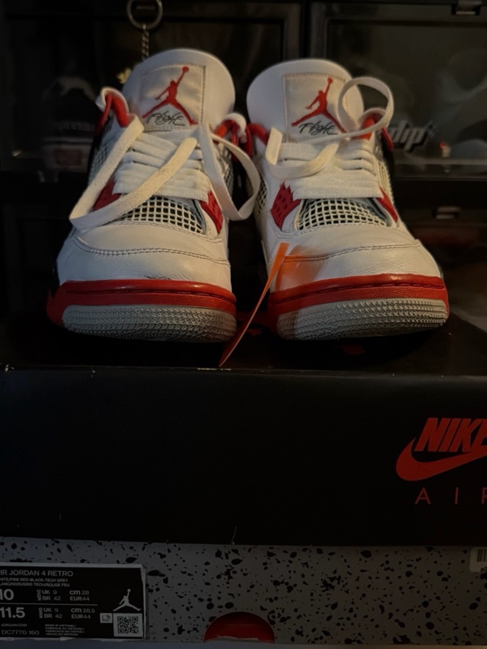 Jordan 4 fire red 2020